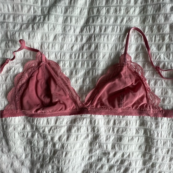 Aritzia Talula Monterey Bralette - Size Medium - Rose Pink - Picture 2 of 6